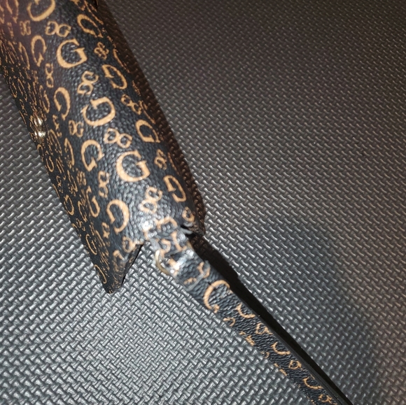 Guess wallet - Picture 2 of 4